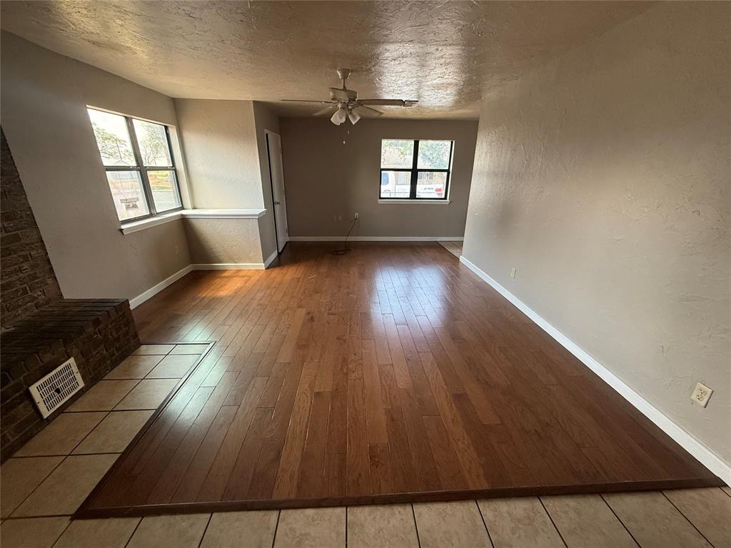 134 S Grand Avenue Property Photo 17
