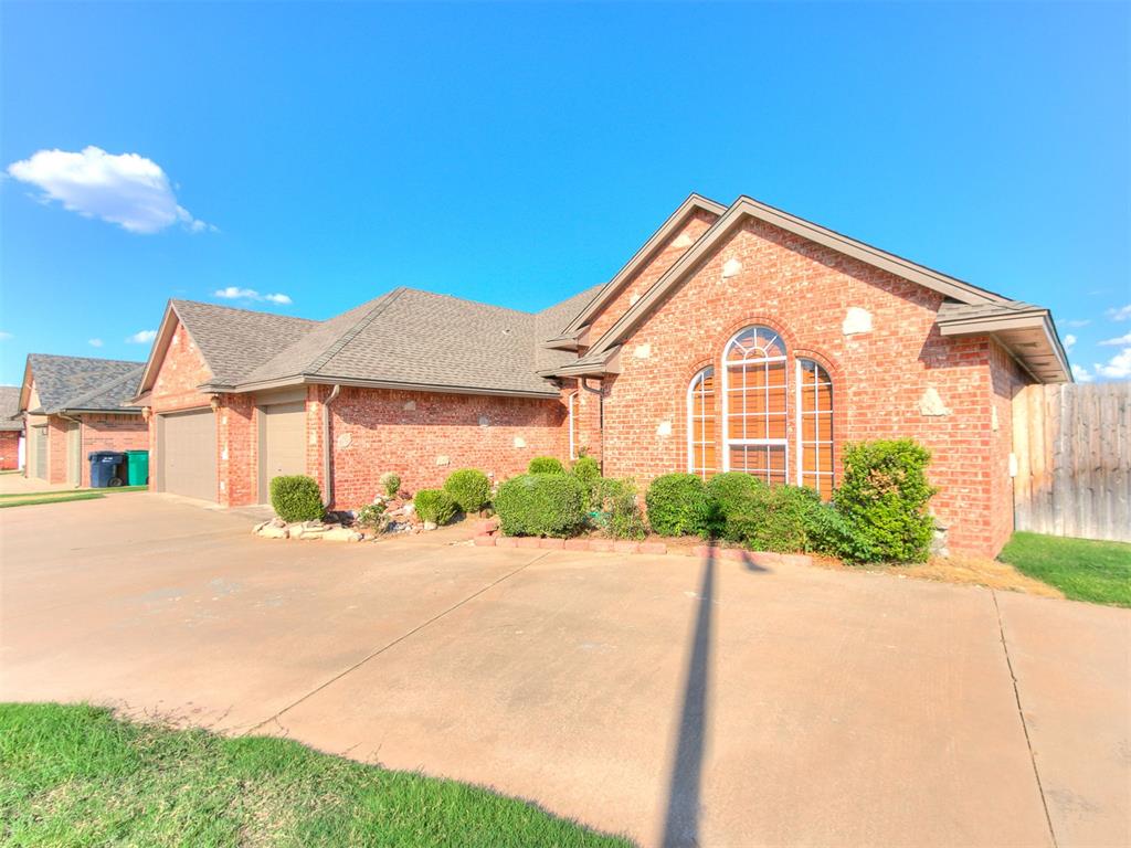 5612 Holly Brooke Lane Property Photo 2