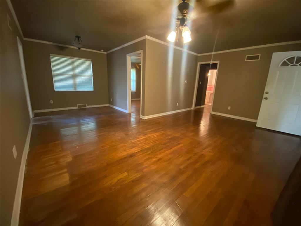 4912 N Cromwell Avenue Property Photo 3