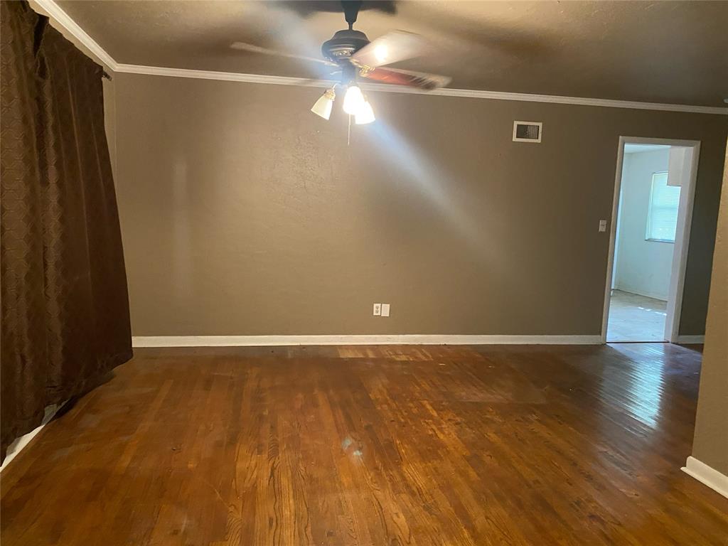 4912 N Cromwell Avenue Property Photo 4