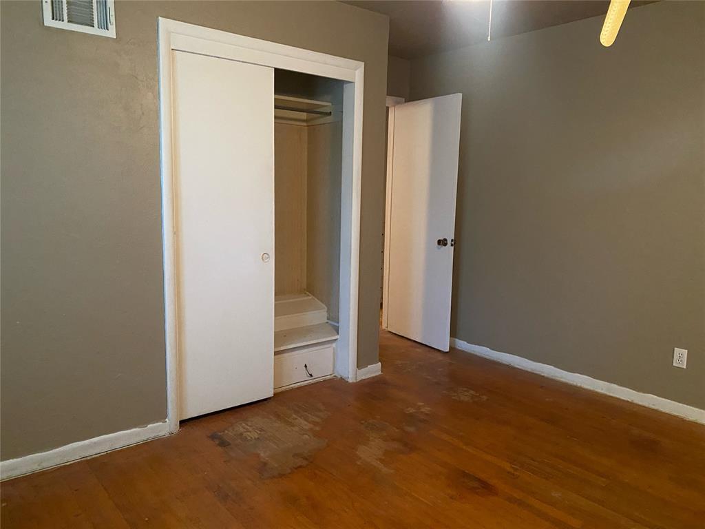 4912 N Cromwell Avenue Property Photo 10