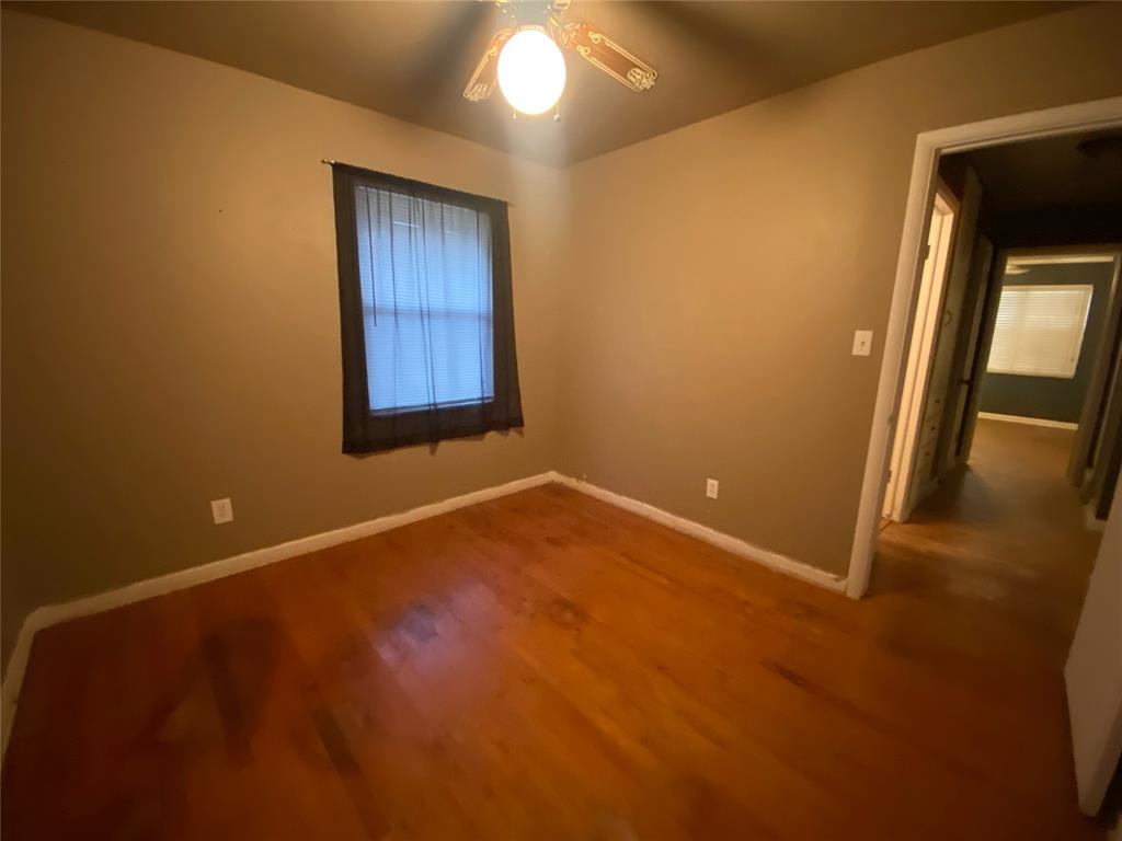 4912 N Cromwell Avenue Property Photo 11