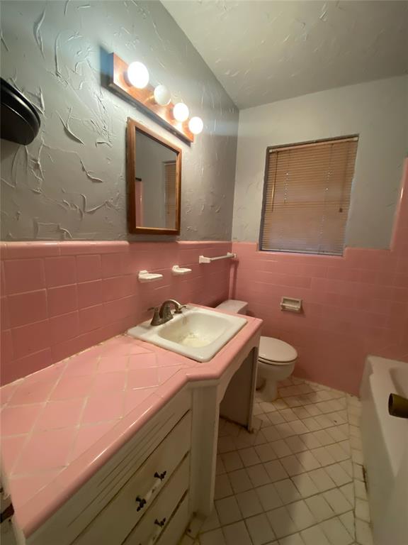 4912 N Cromwell Avenue Property Photo 12