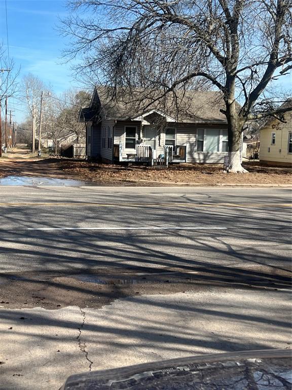 506 N Broadway Street Property Photo 1