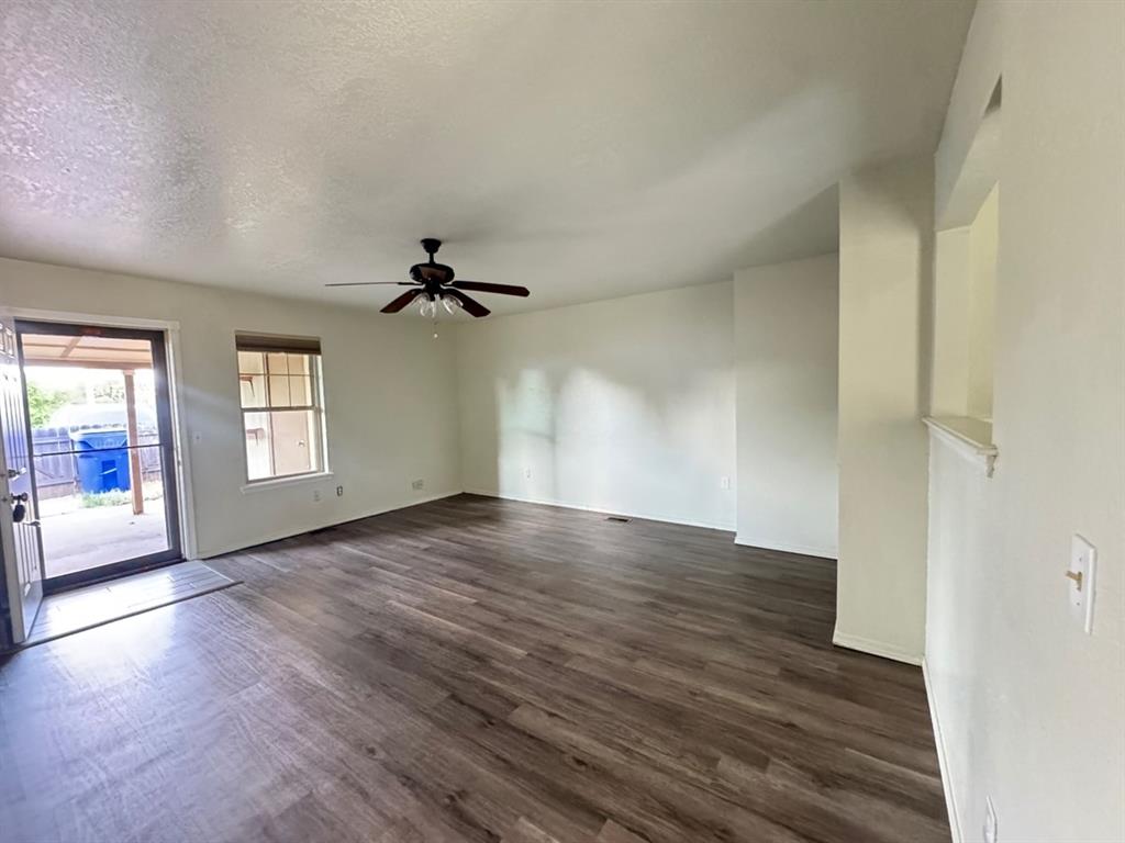 2357 Heatherfield Lane Property Photo 3
