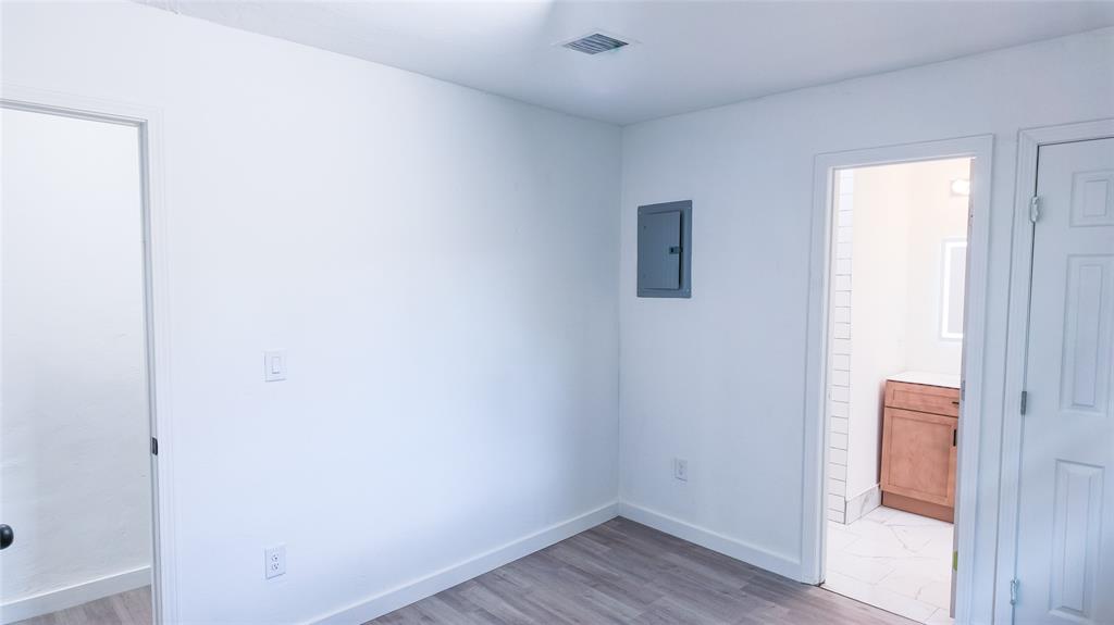 6032 S Drexel Avenue Property Photo 16