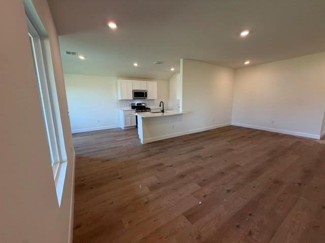 928 Hazy Brook Circle Property Photo 3