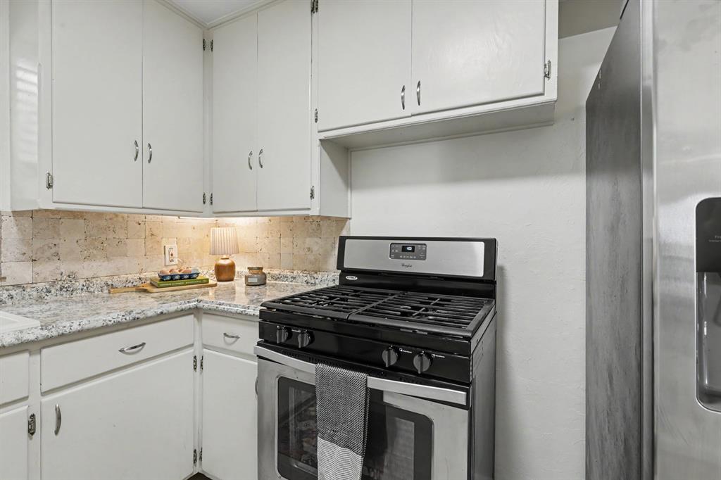 47 E 14th Street Property Photo 10