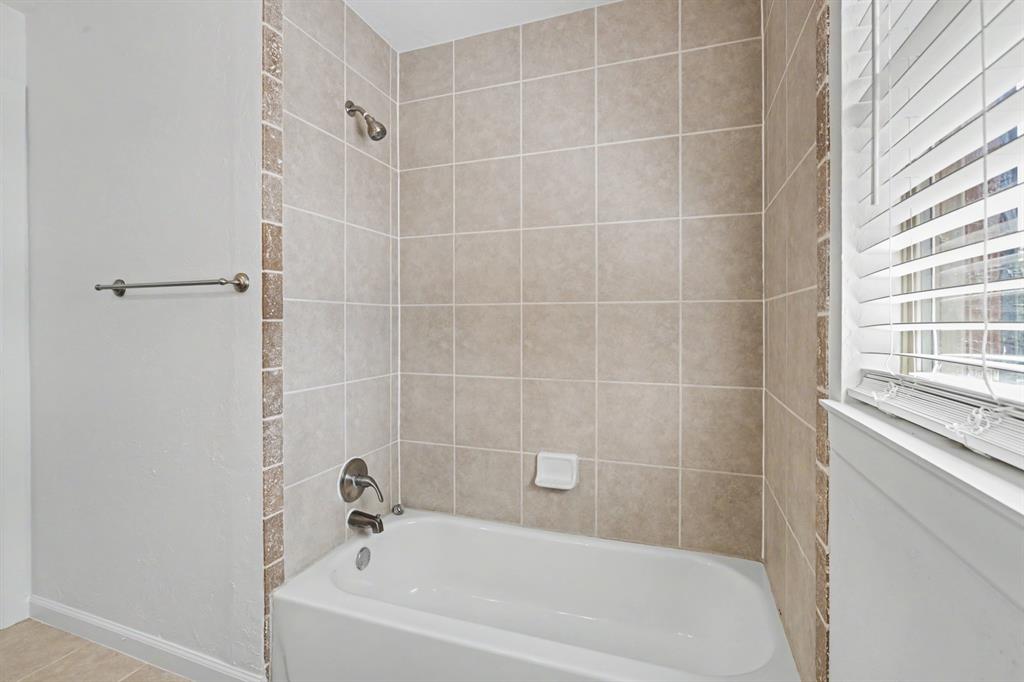 47 E 14th Street Property Photo 16