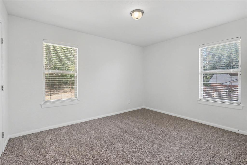 47 E 14th Street Property Photo 17