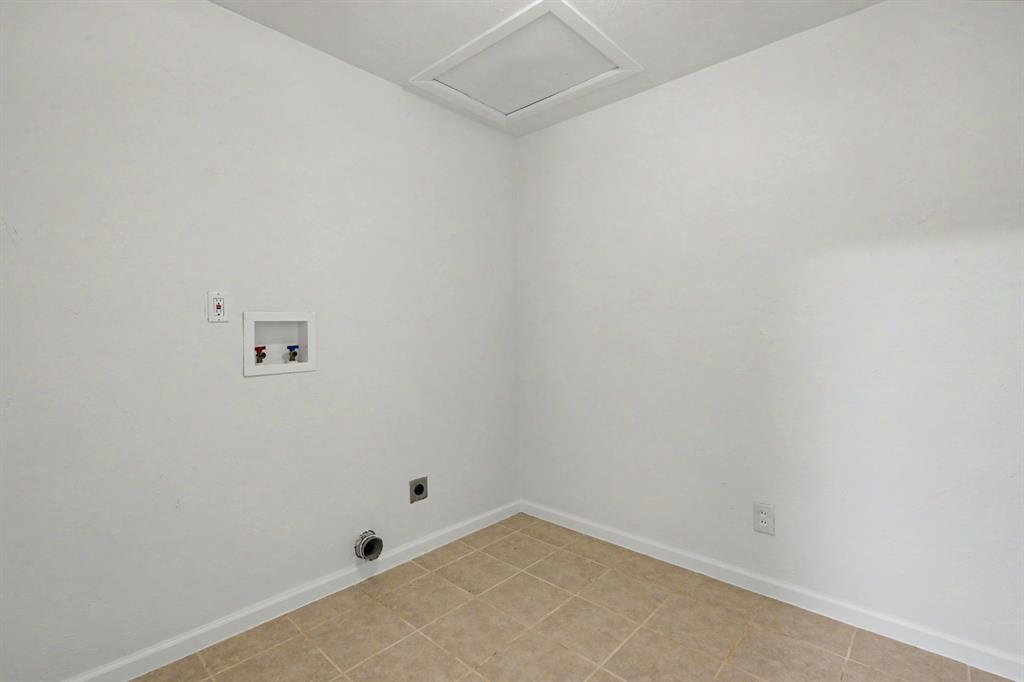 47 E 14th Street Property Photo 22