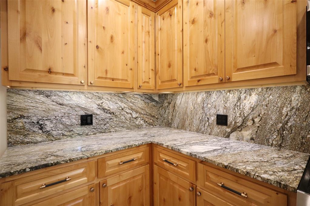 17092 County Road 3544 Property Photo 9