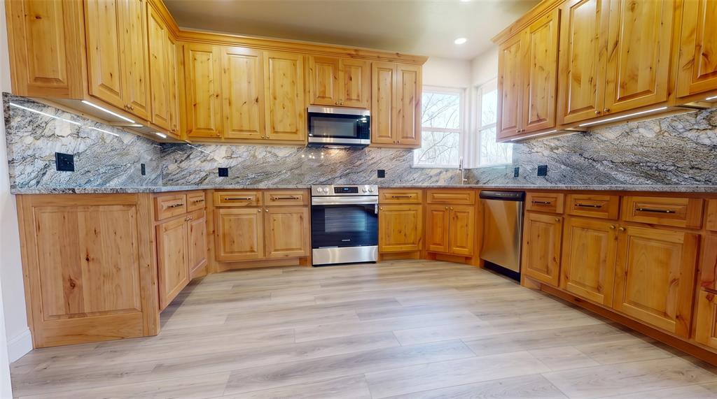 17092 County Road 3544 Property Photo 11