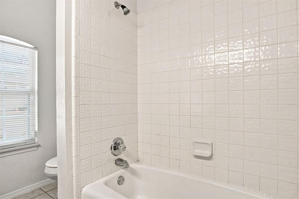 8312 Nw 75th Street Property Photo 11