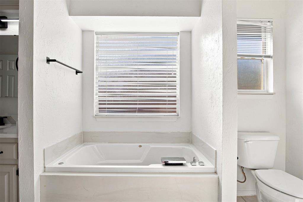 8312 Nw 75th Street Property Photo 35