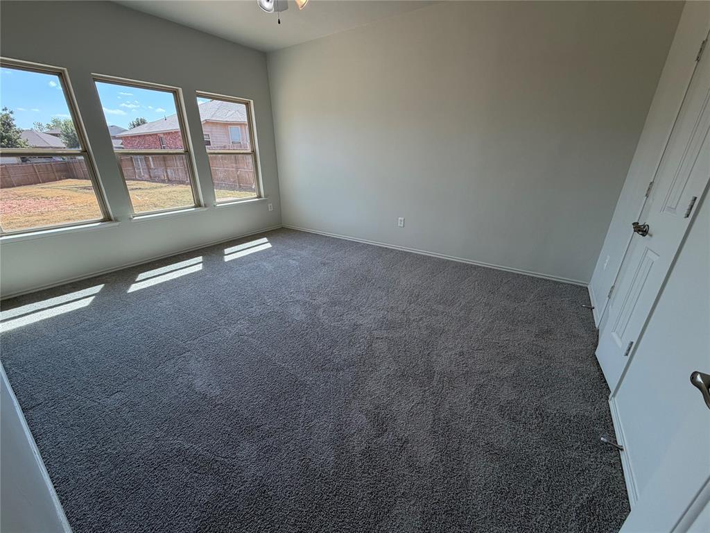 11208 Nw 97th Street Property Photo 4