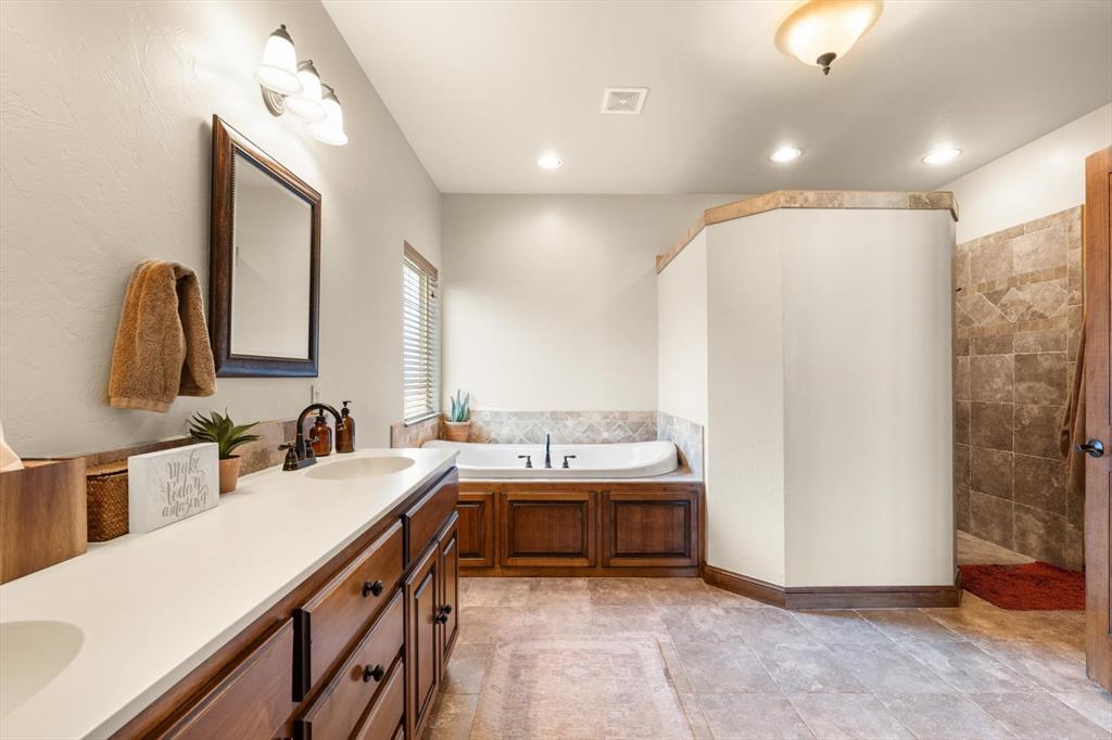 7450 E Triplett Road Property Photo 23