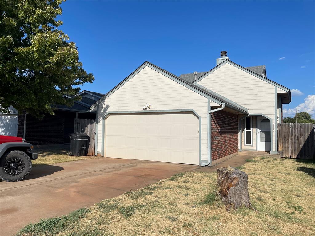 2314 N Lincoln Avenue Property Photo 2