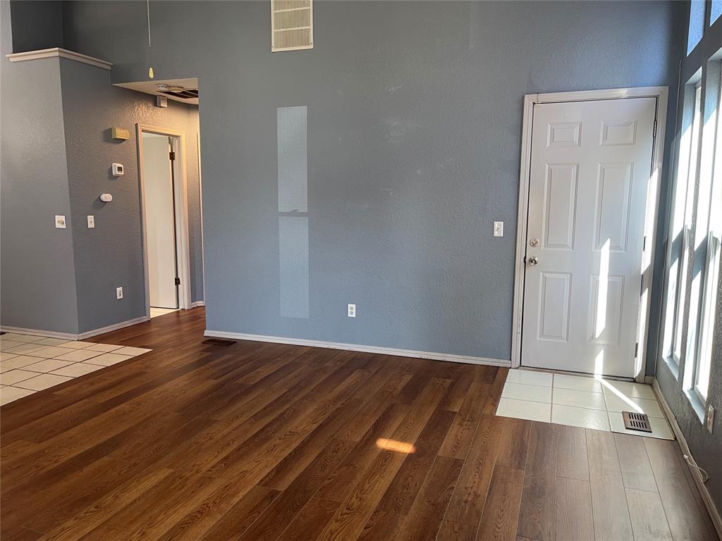 2314 N Lincoln Avenue Property Photo 3