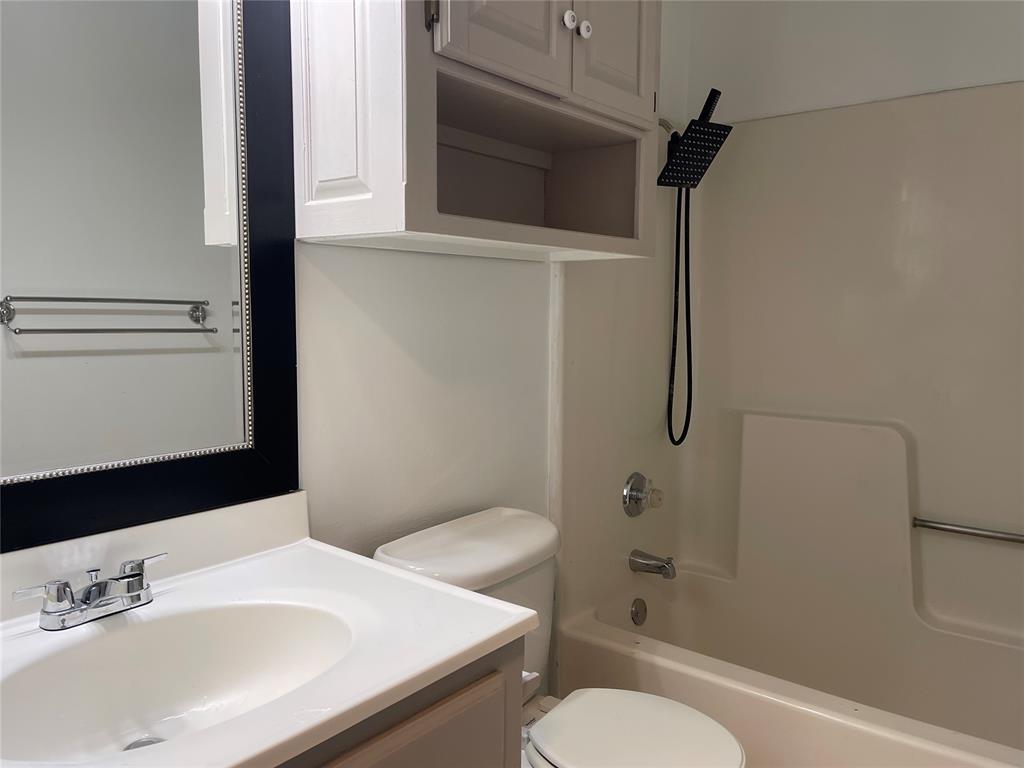 2314 N Lincoln Avenue Property Photo 24