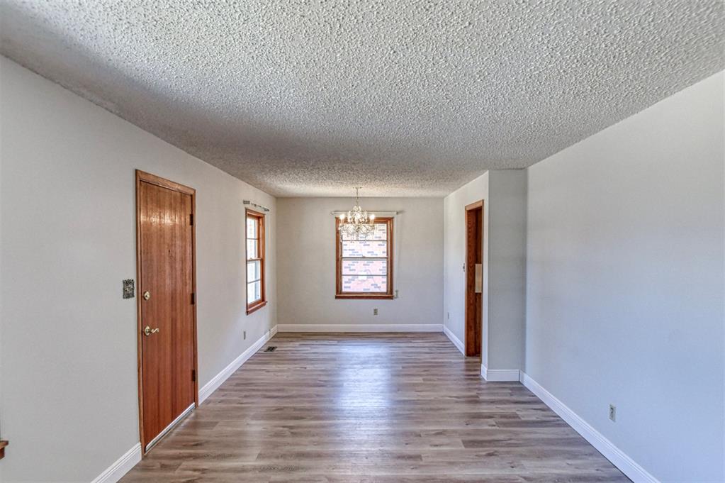 220 W Glenhaven Drive Property Photo 4