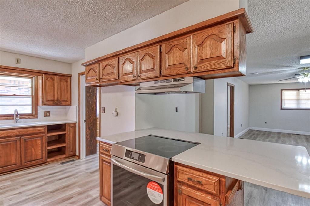 220 W Glenhaven Drive Property Photo 12