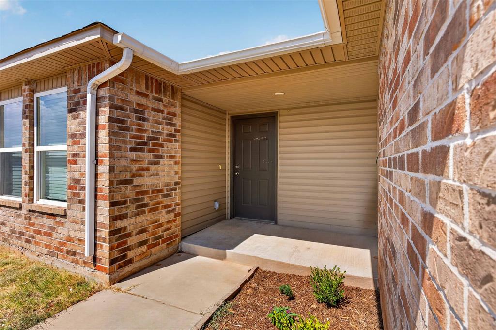 11009 Nw 99th Street Property Photo 2