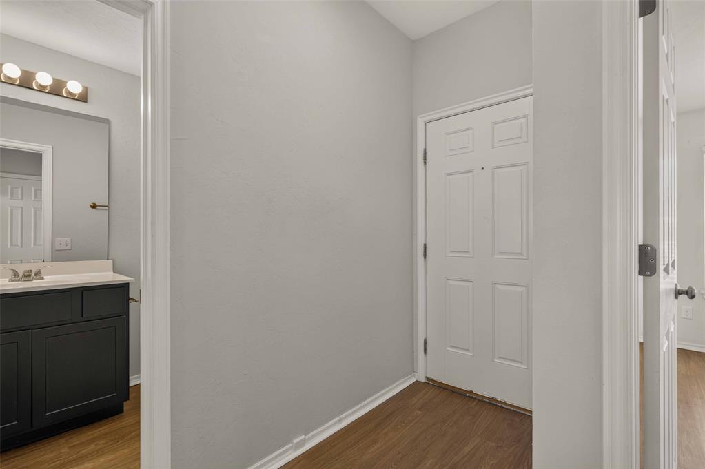 11009 Nw 99th Street Property Photo 6