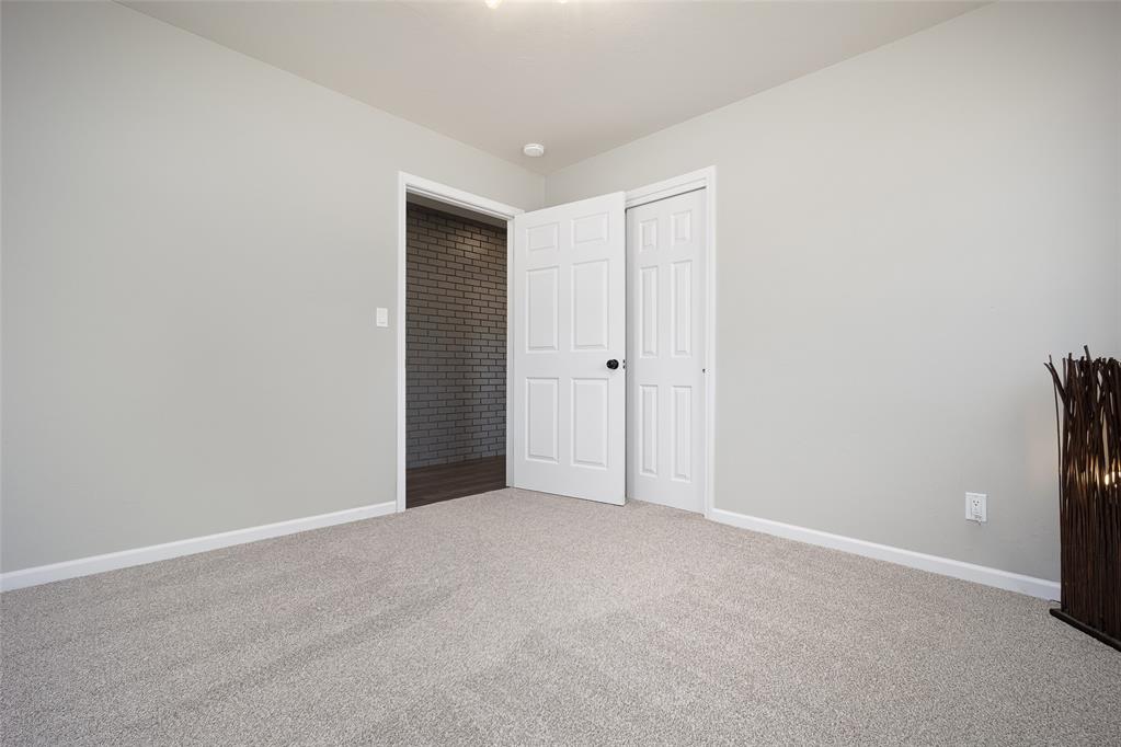 1800 N Oaklawn Avenue Property Photo 15