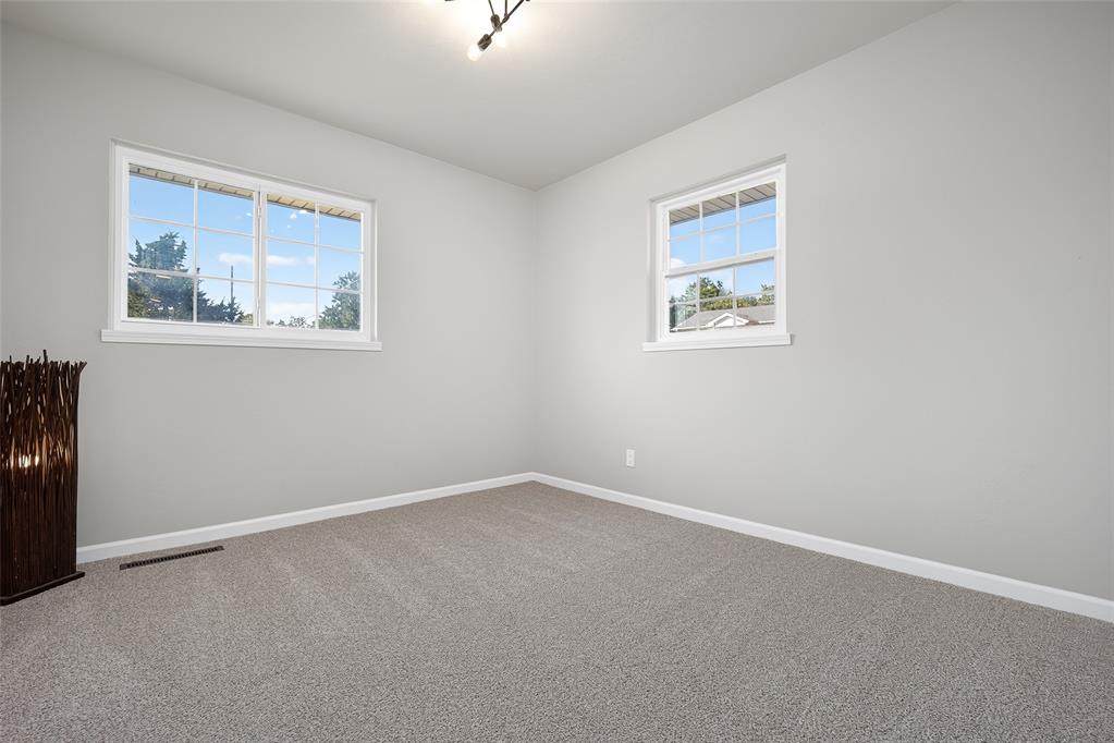 1800 N Oaklawn Avenue Property Photo 16