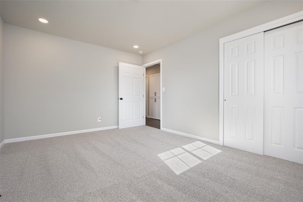 1800 N Oaklawn Avenue Property Photo 17