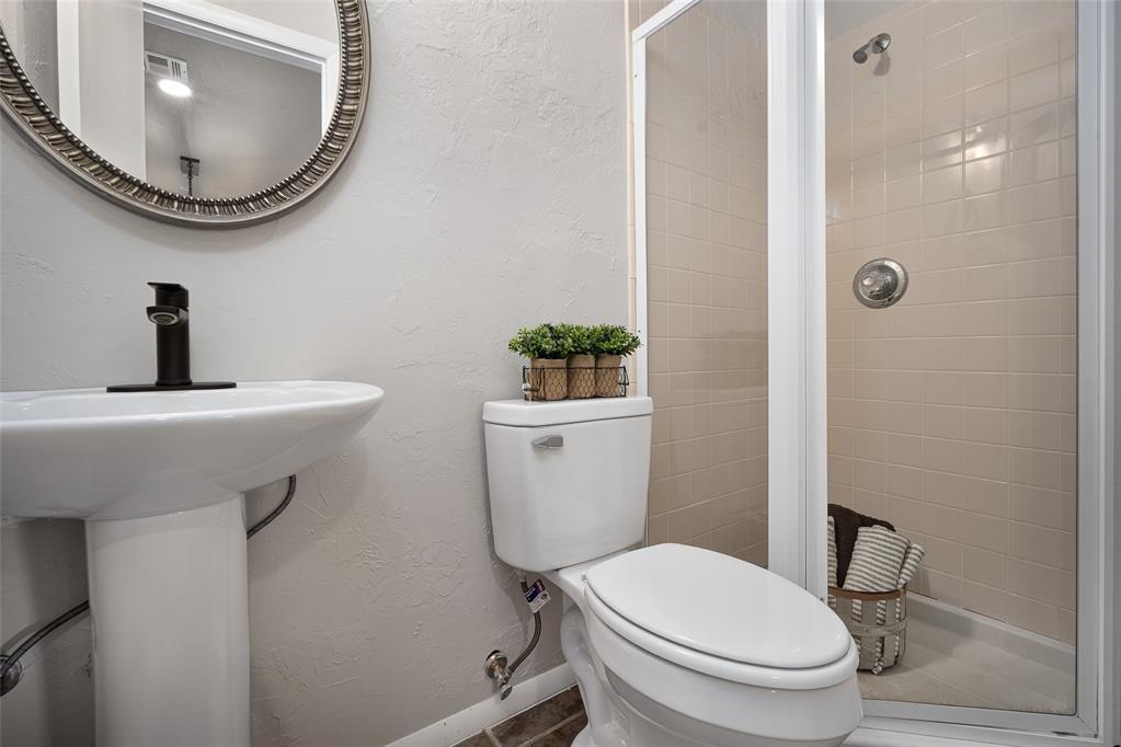 1800 N Oaklawn Avenue Property Photo 21