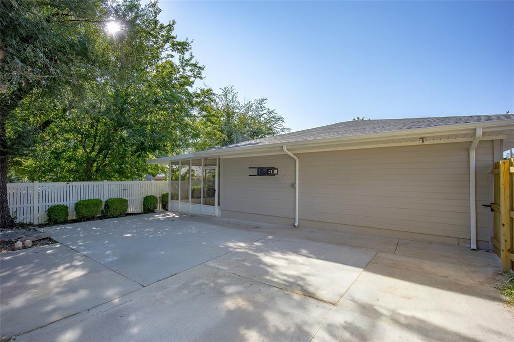 1800 N Oaklawn Avenue Property Photo 23