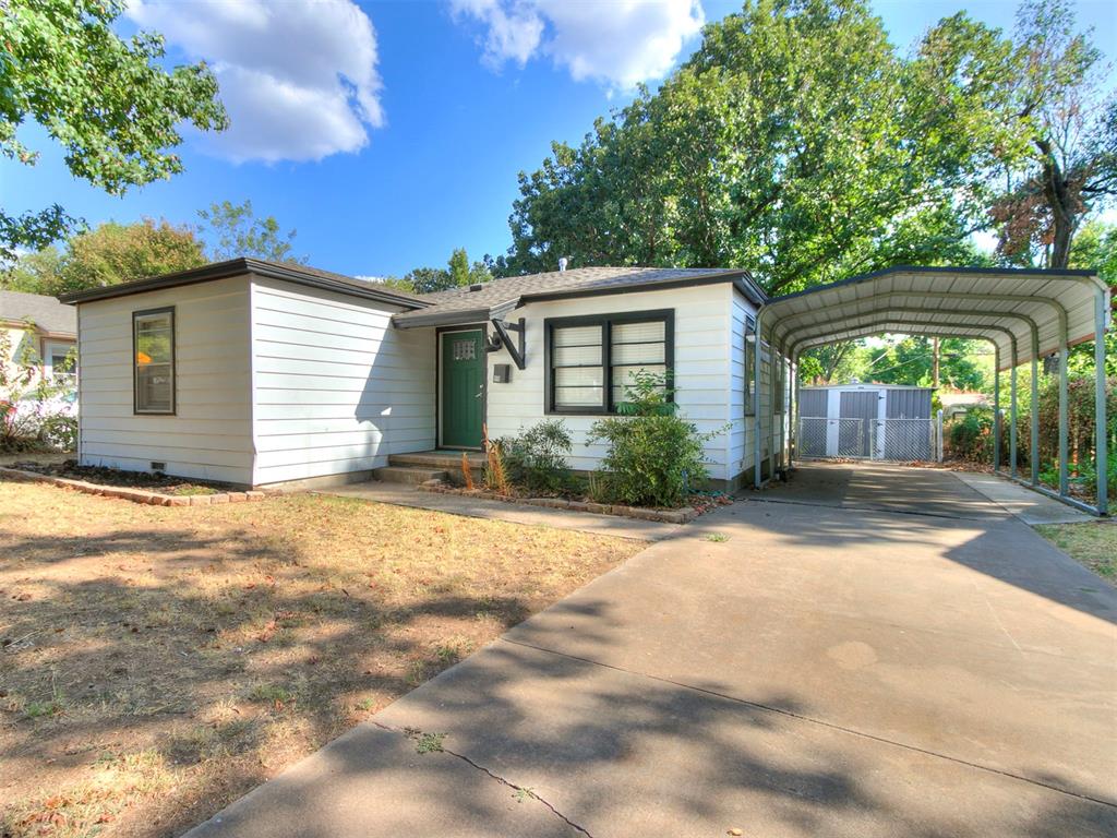 910 N Creston Way Property Photo 1