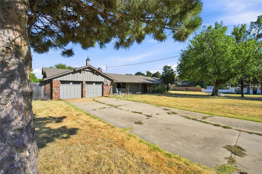 2716 N Eagle Lane Property Photo 3