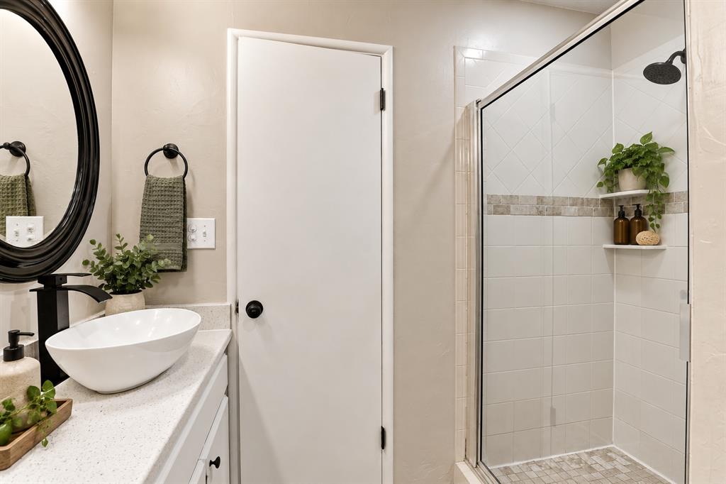 421 E Atkinson Drive Property Photo 10