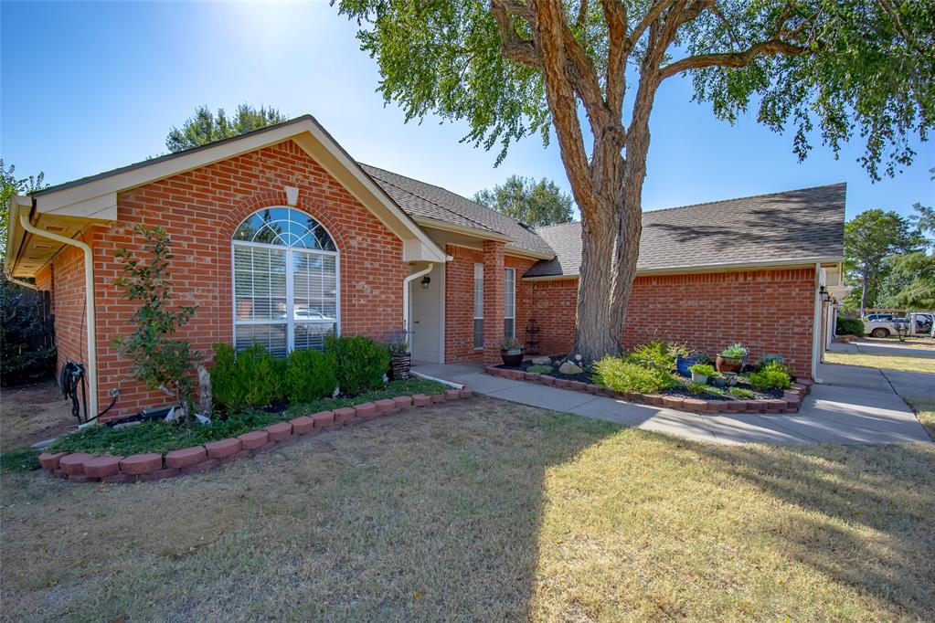 2917 Glasgow Drive Property Photo 2
