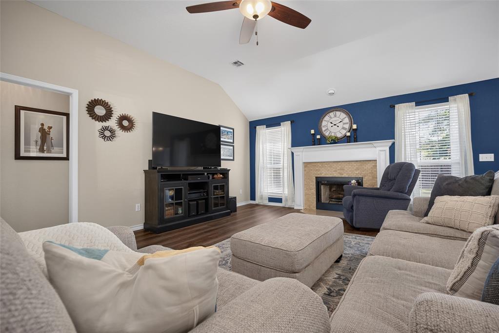2917 Glasgow Drive Property Photo 8