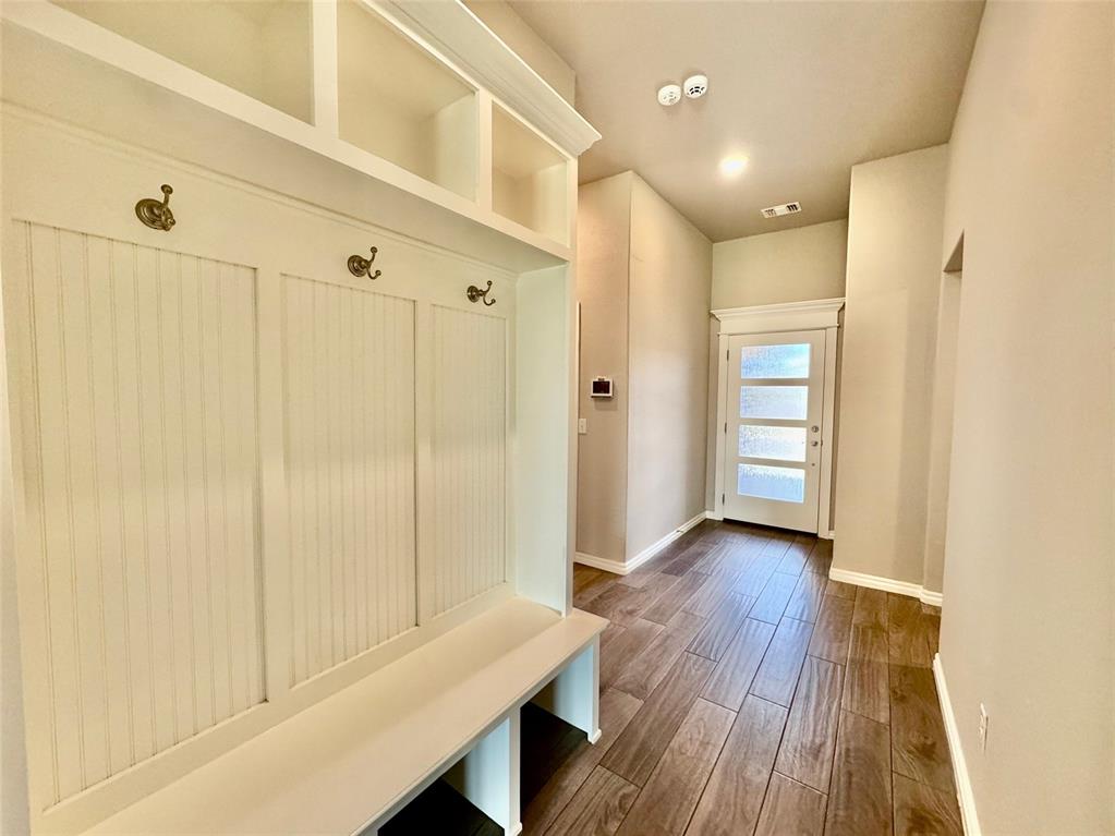 8909 Poppey Place Property Photo 3