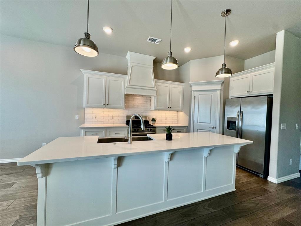 8909 Poppey Place Property Photo 10