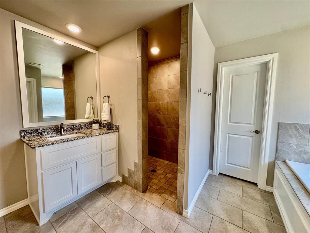 8909 Poppey Place Property Photo 28