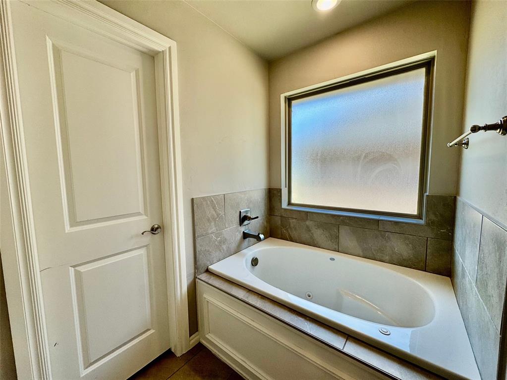 8909 Poppey Place Property Photo 30