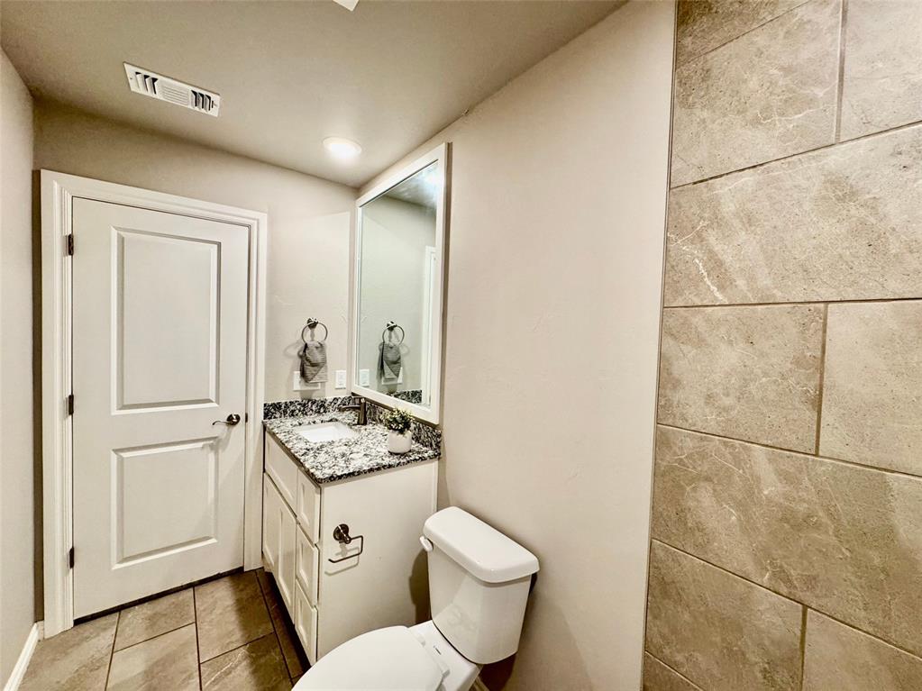 8909 Poppey Place Property Photo 36