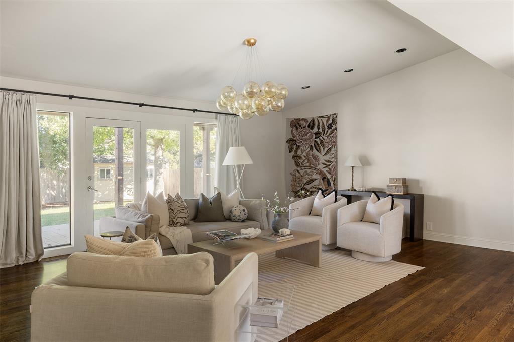 11028 Maple Grove Property Photo 2