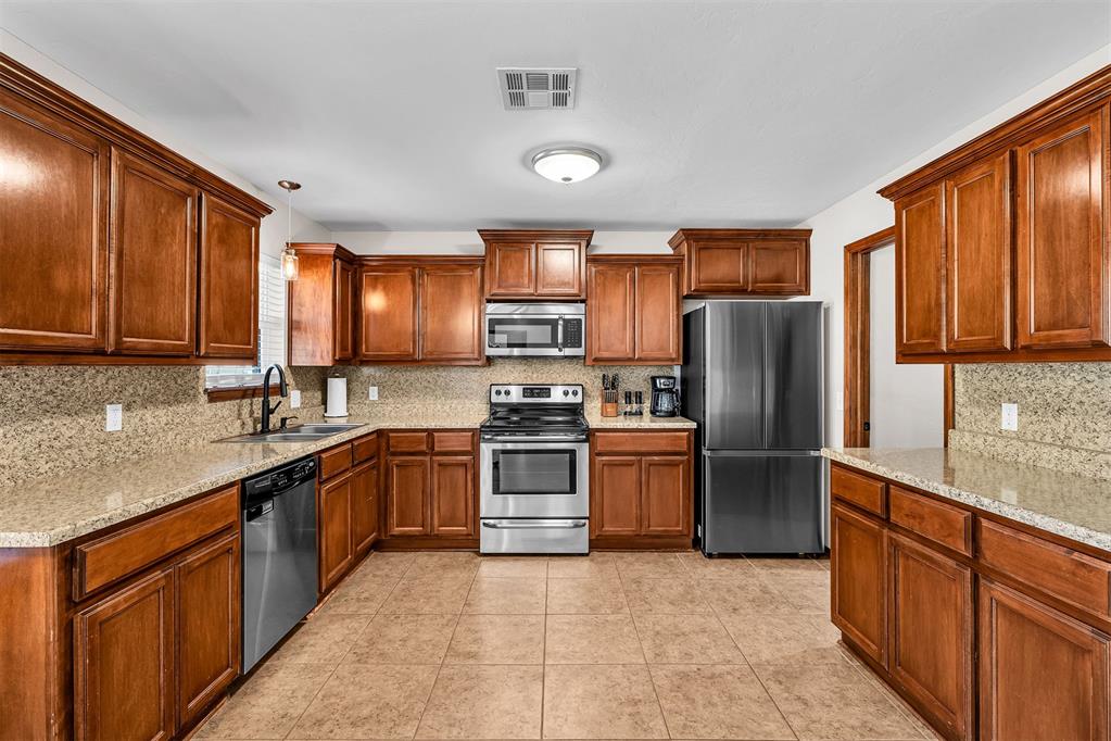 905 Mulberry Lane Property Photo 9
