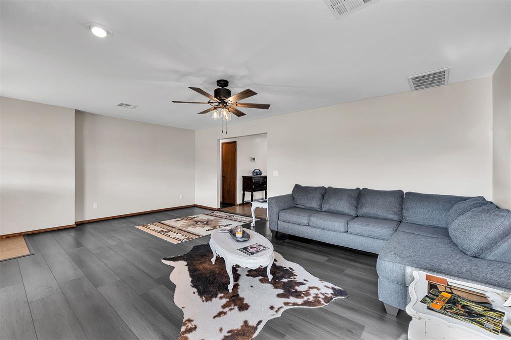905 Mulberry Lane Property Photo 18