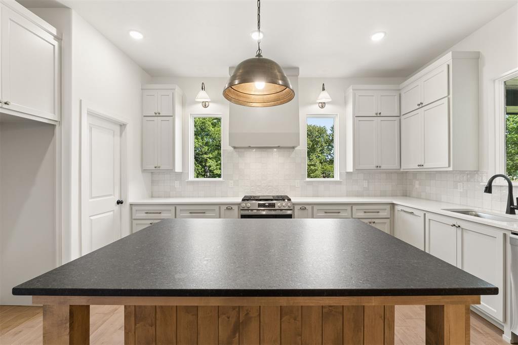 8110 Goldfinch Drive Property Photo 17