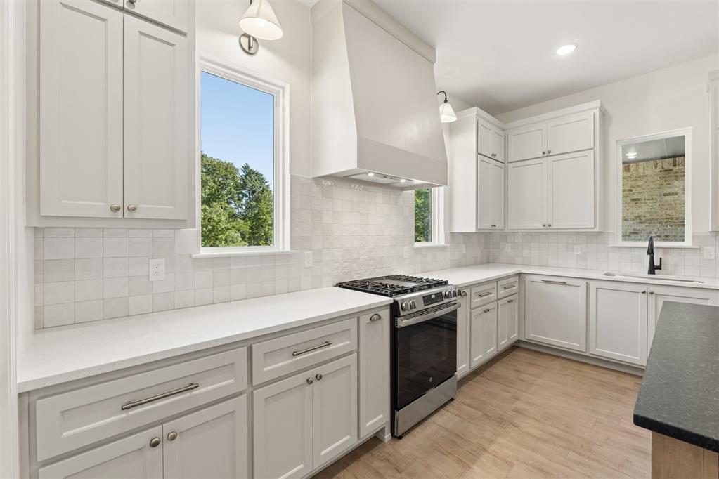 8110 Goldfinch Drive Property Photo 19