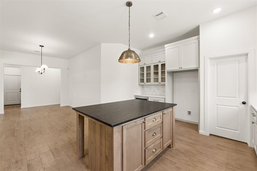 8110 Goldfinch Drive Property Photo 23