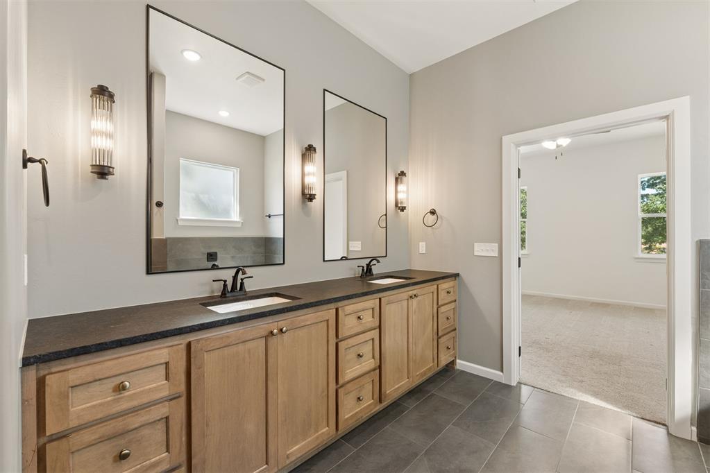 8110 Goldfinch Drive Property Photo 30
